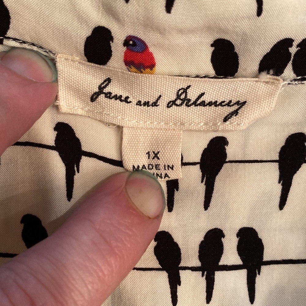 Red Bird Button Down Sz 1X - Picture 3 of 4